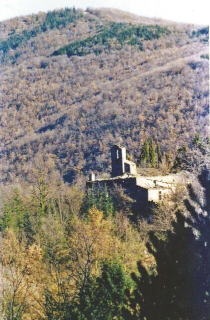 401 - Le prieuré de St Martin à Cézas et la montagne de La Fage